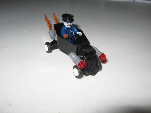 LEGO ZOMBIE CHAUFFEUR COFFIN CAR FROM Monster Fighters W/COLLECTIBLE MINIFIGURE - Picture 6 of 6