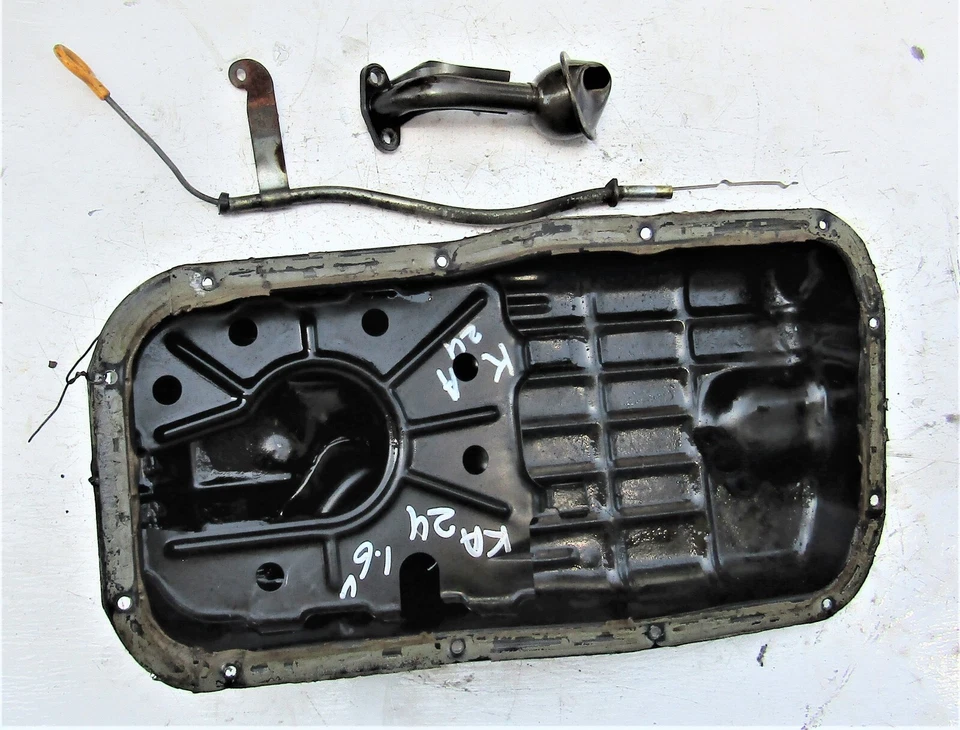 Поддон масляного поддона для двигателя Nissan KA24E 16 В DOHC EFI VAN с датчиком уровня с экраном трубки  - Изображение 2 из 4