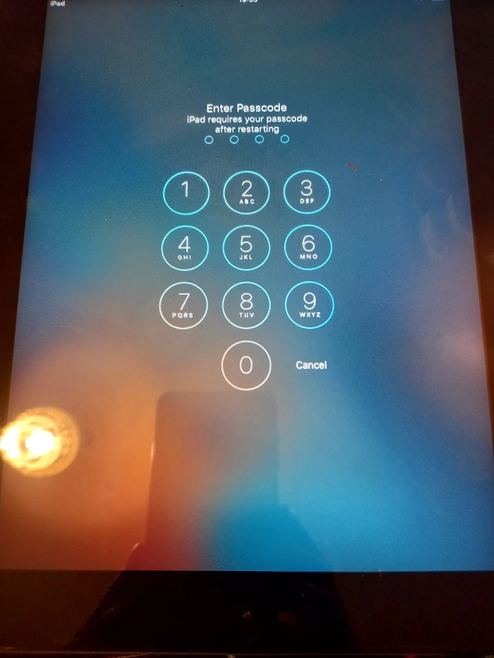 Locked Apple Ipad A1395 2nd generation? - Image 2 of 2