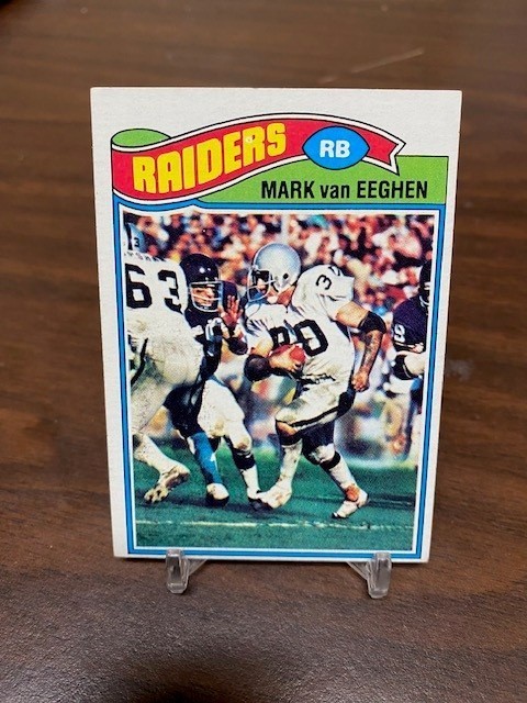 1977 Topps # 354 Mark van Eeghen RC