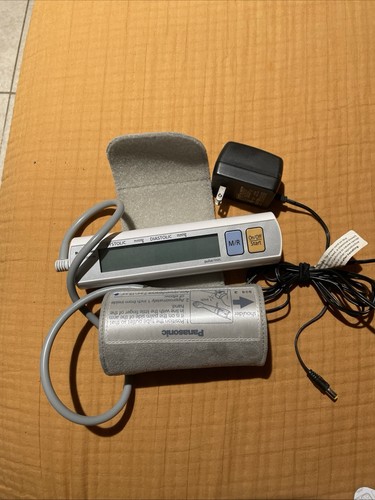 Panasonic EW3109 Portable Automatic Arm Blood Pressure Monitor w/adapter and bag