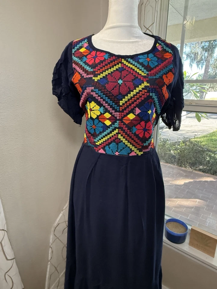 Vestido Hecho a Mano Mexicano Bordado Azul Marino Boho Floral Maxi Folk Talla Mediana Foto 2 de 4