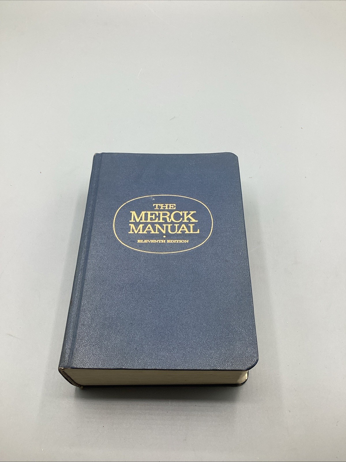 1966 The MERCK MANUAL of Diagnosis & Therapy Eleventh Edition Hardback Book