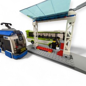 Lego 8404 City Traffic City Transport Station Pre-owned Missing 3 small Stickers