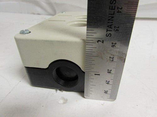 SIEMENS 3SB180-2 TIPO 1 GABINETE 2 PULSADORES 10A 500V **NB** - Imagen 6 de 7