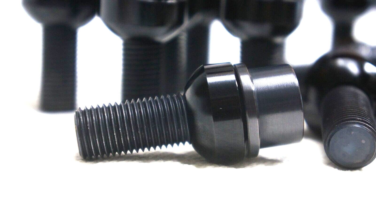 20x Torx 70 Black Titanium Wheel Lug Bolt 14x1.5 R13 Audi R8 RS VW Bentley