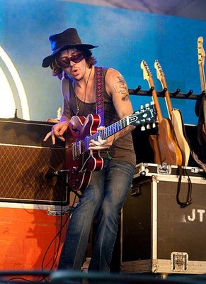 Jonathan Tyler of Jonathan Tyler & Northern Lights performs 2011 H- Old Photo 3