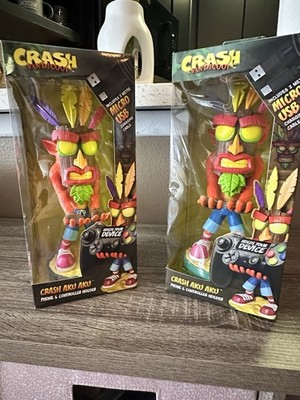 Crash Bandicoot  Cable Guys  Controller/Phone Holders New in Box!