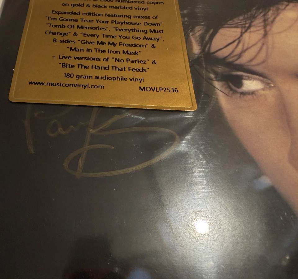 PAUL YOUNG - THE SECRET OF ASSOCIATION - SIGNED LIMITED GOLD & BLACK VINYL - SDE - Image 3 of 4
