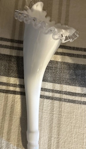 Vintage FENTON Ruffled Edge White Silvercrest Milk Glass 3 Head Epergne 1950s - Picture 4 of 13