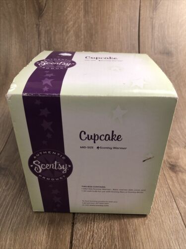 Scentsy Cupcake Wax Warmer 3 Piece and Bulb New in Open Box Pink and Green - Picture 1 of 9