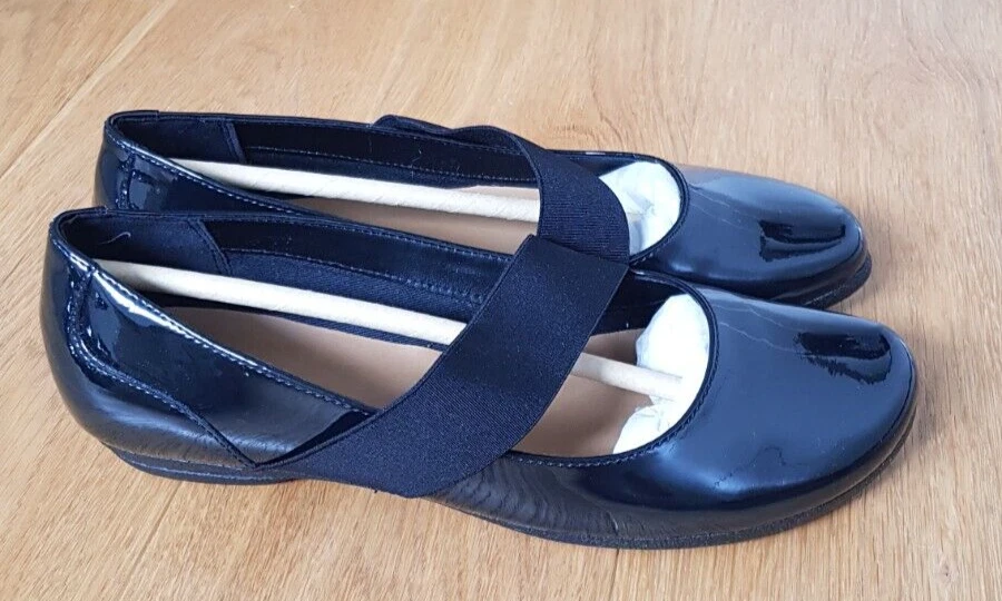 Clarks Collection Discovery Ritz Black Patent Leather Flats. Size 4D. BNIB