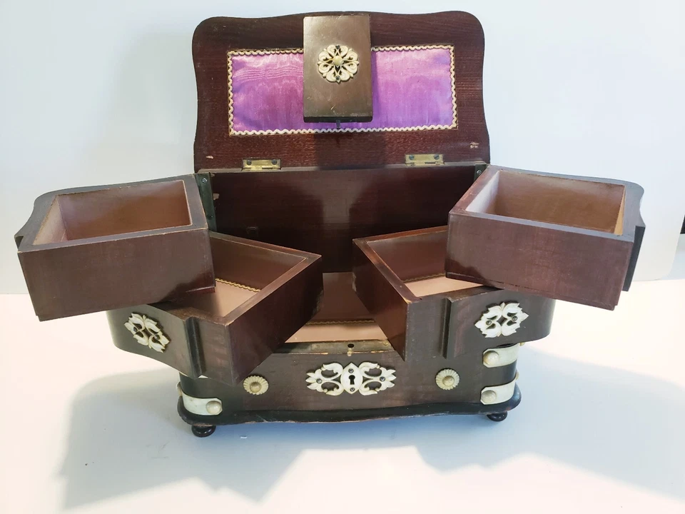 Joyero francés decorado con huesos de Napoleón III. Segundo Imperio (1848-1870) Foto 2 de 4