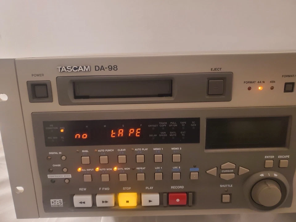 Tascam DA-98 Digital Audio Multitrack Recorder Reproducer 8 Channel - For Parts - Image 3 of 4