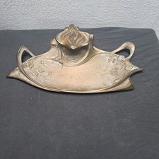 Encrier de bureau en Bronze Doré style Art nouveau décor floral.