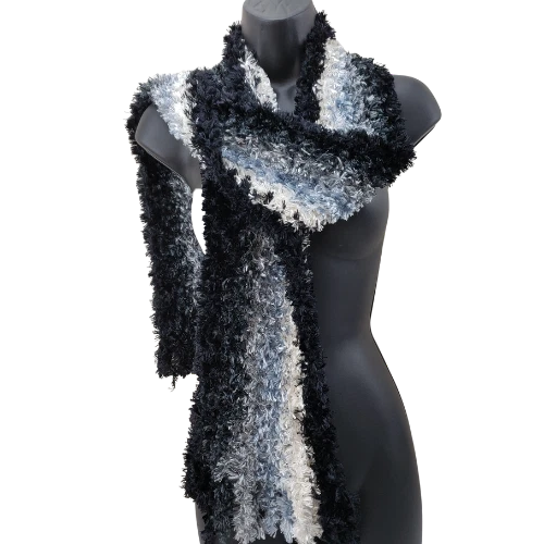 Croft & Barrow Mujer Bufanda Estilo Boa Flecos Suave Negro Plata Crema 8/64" Foto 2 de 4