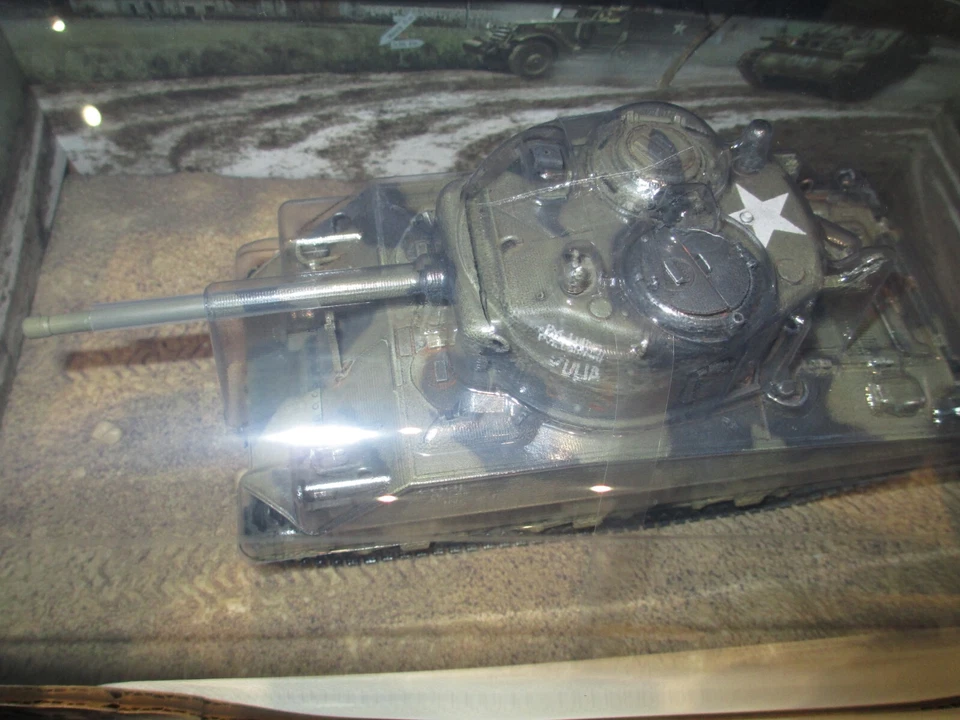 FORCES OF VALOR 1:32 SHERMAN M4A3(76) BLACK PANTHERS 761 ST TB GERMANY 1945 - Image 3 of 4