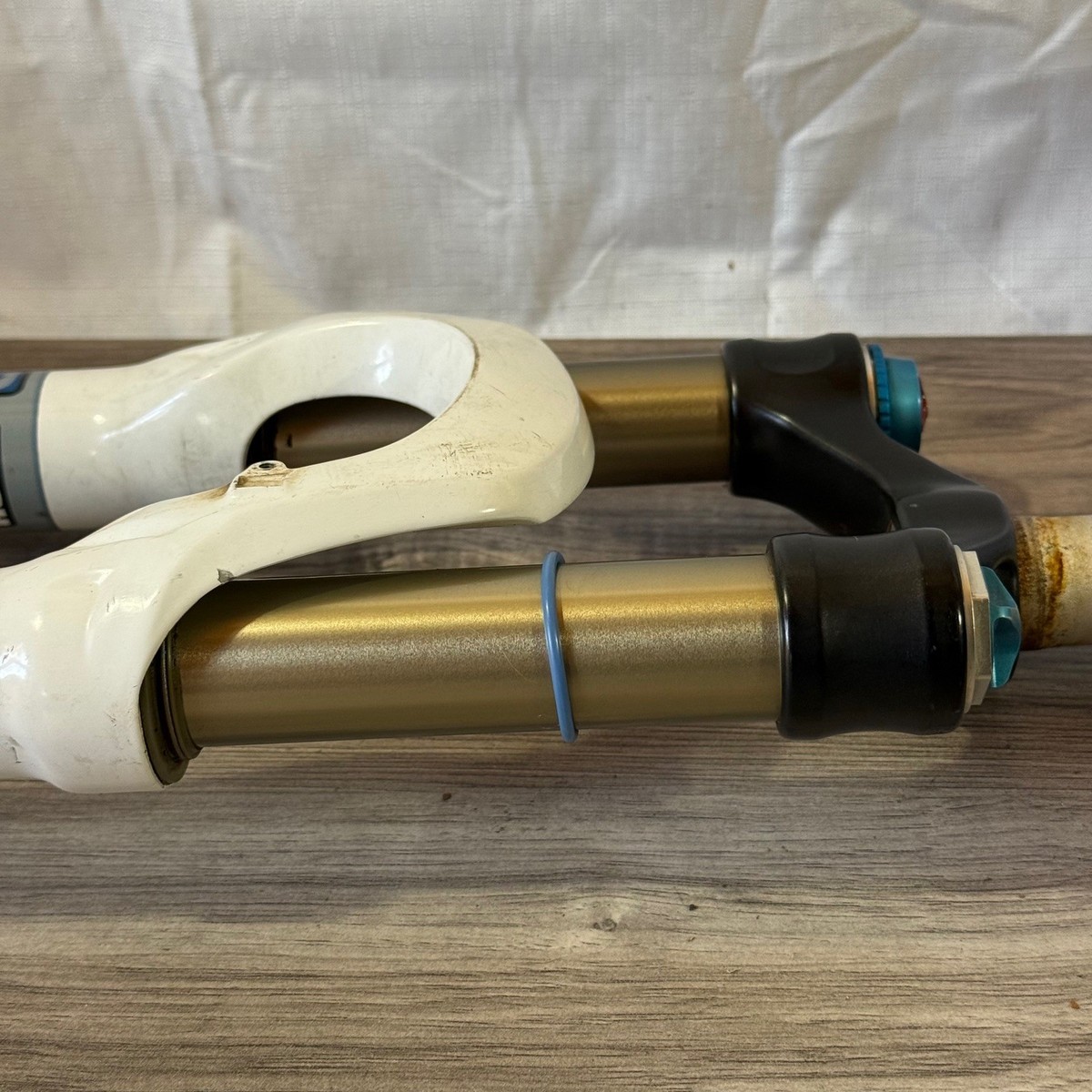 【オイル滲み多い】FOX 32F100 RLC DISC15QR【26インチ用】 Fox 32 F-Series RLC 26 1 1/8 Straight Threadless 80mm Travel 206mm