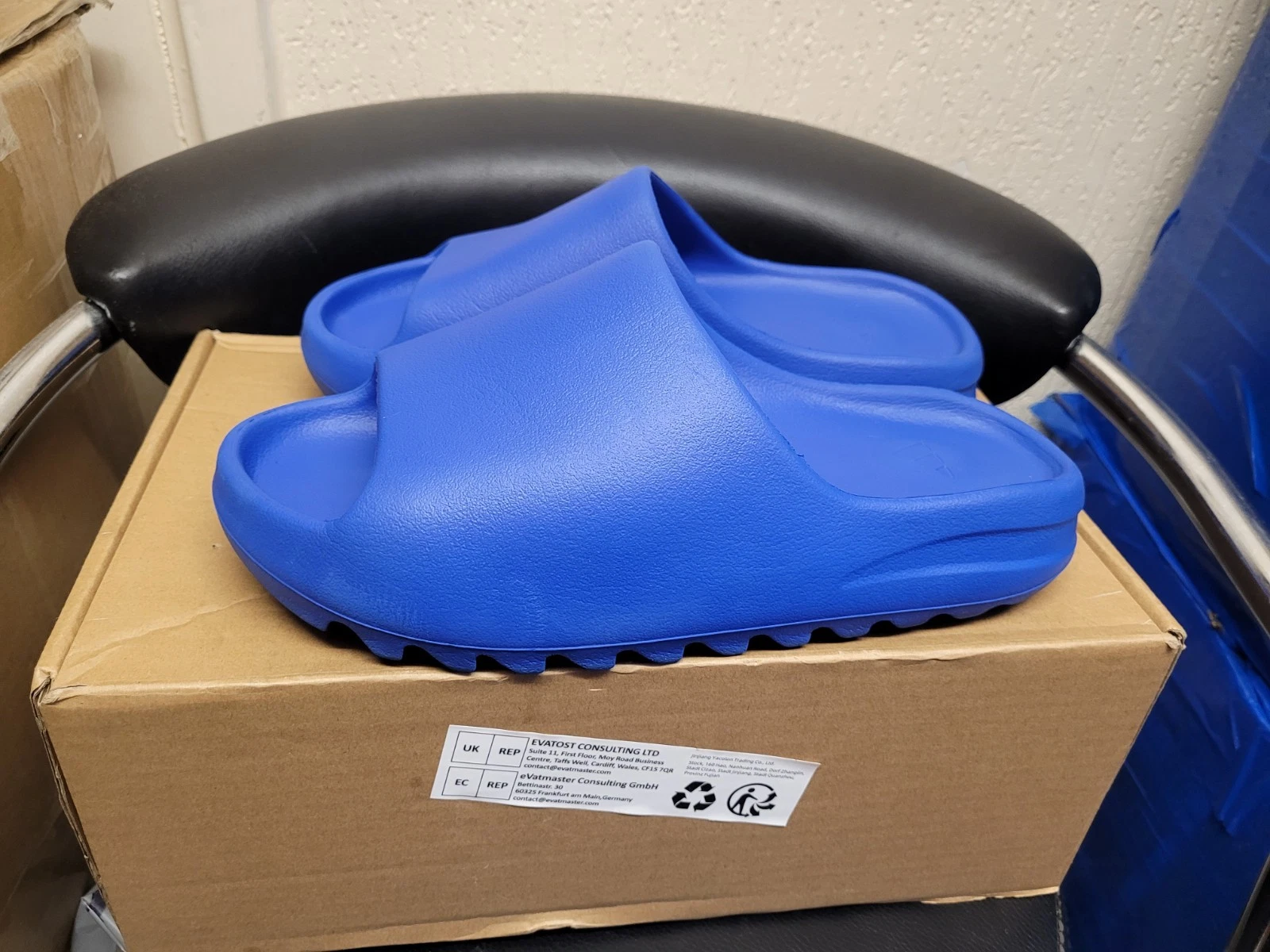 Adidas Yeezy Slide Glow nere taglia 9 US