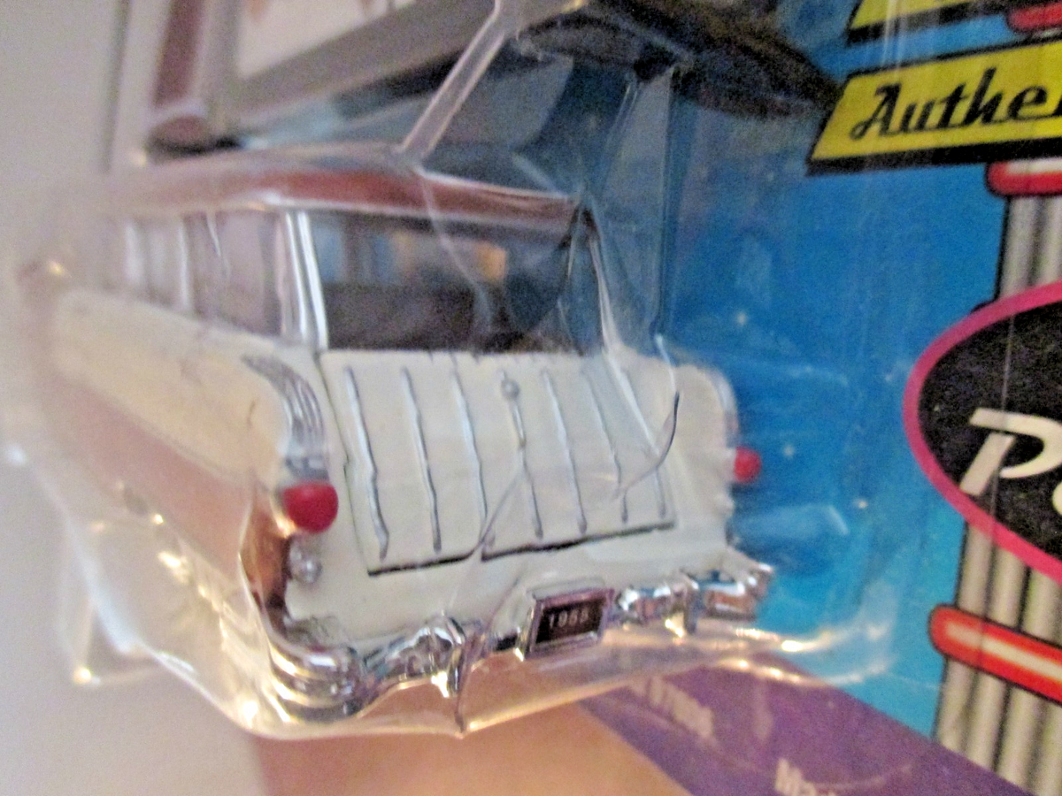 ROAD CHAMPS DIECAST 1955 PONTIAC SAFARI WAGON 1/43 O SCALE w