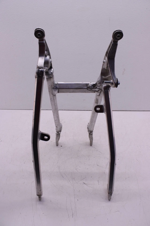 SUBCHASIS TRASERO 22-24 SUZUKI RMZ450 OEM Foto 3 de 4