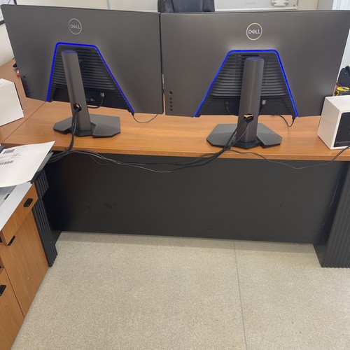 Dell G3223Q 32" 4K UHD HDR Monitor - MINT CONDITION (2 available) with boxes!! - Afbeelding 3 van 21