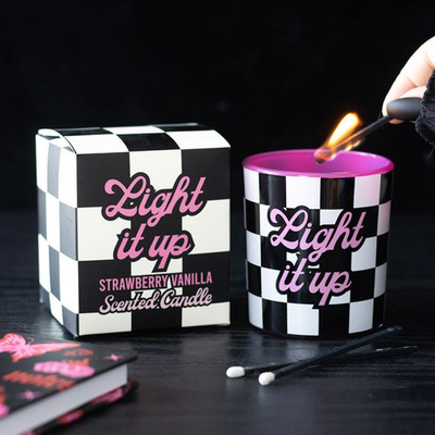 Light It Up Strawberry Vanilla Kerze