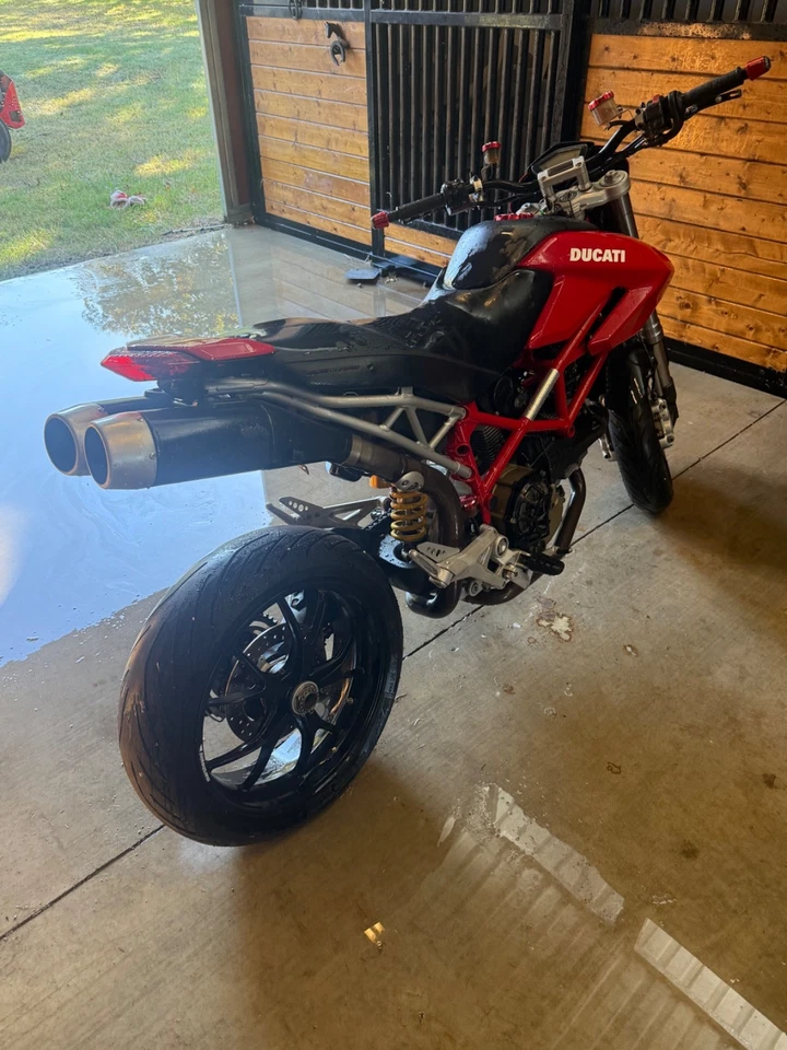 2008 Ducati Hypermotard - Изображение 2 из 4