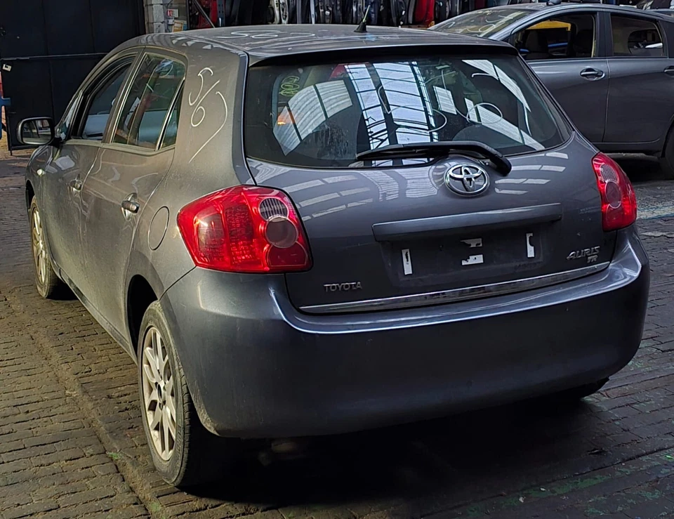 TOYOTA AURIS 5 PUERTAS 1.6 GASOLINA 2007-2008-2009 TUERCA RUEDA (ROTURA/PIEZAS/REPUESTOS) - Imagen 4 de 4