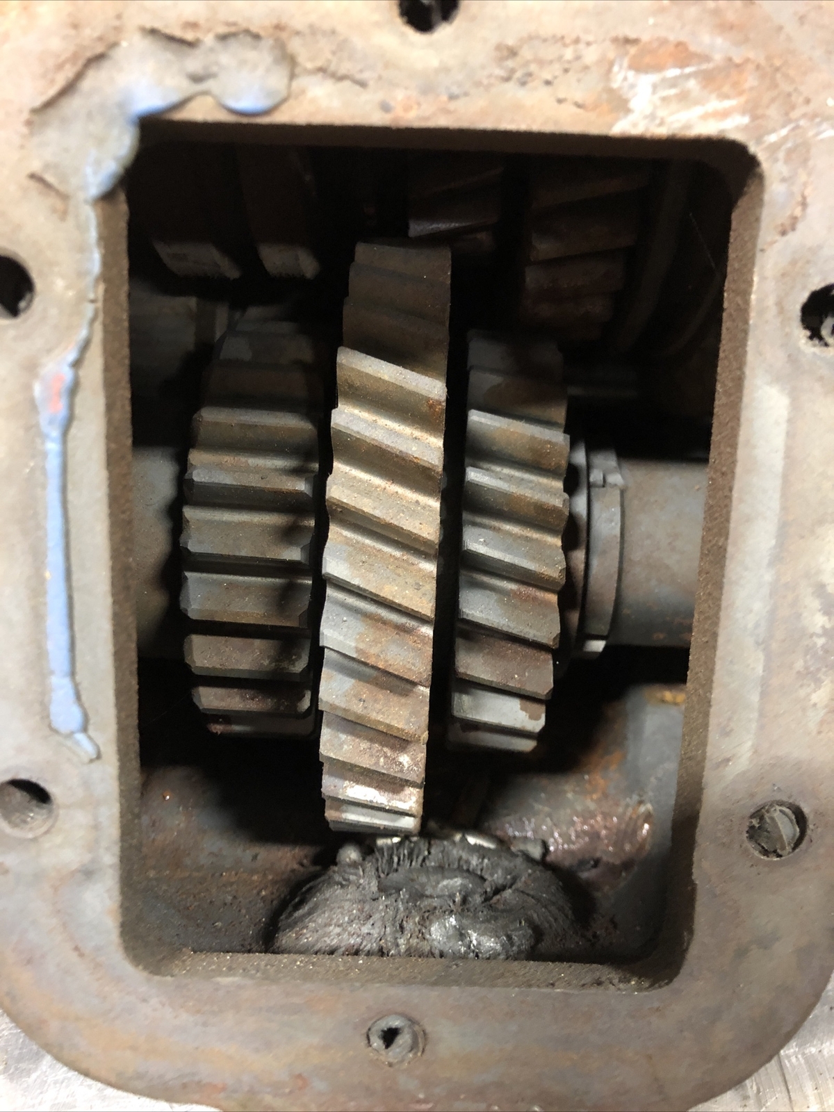 1954 - 63 FACTORY OEM GM MUNCIE Transmission 3837334 Casing 