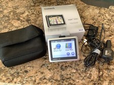Garmin nuvi 1200 GPS with accesories