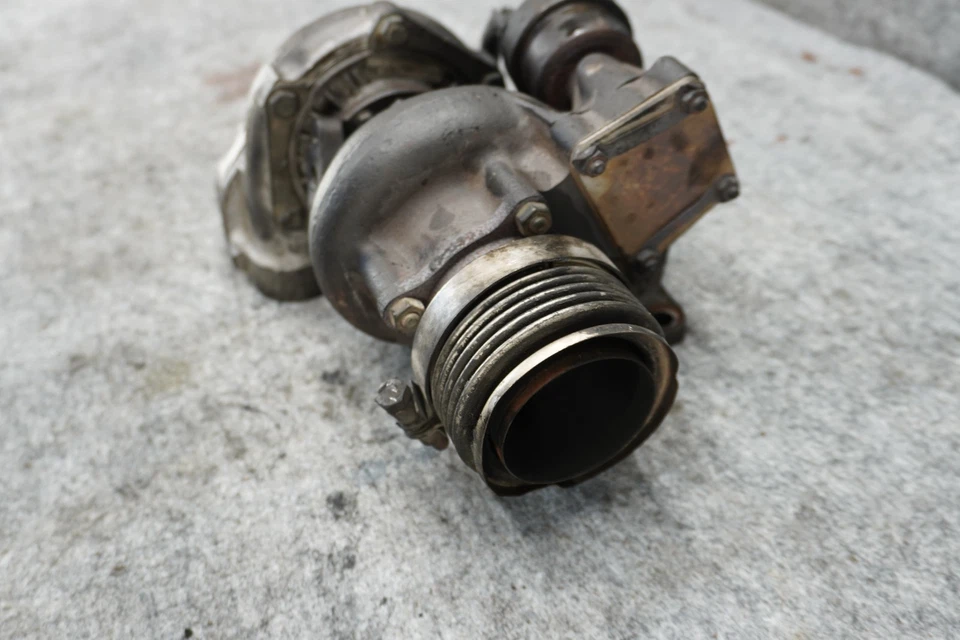 Turbocompresor cargador motor Mercedes W126 300d 300cd 300sd 300td fabricante de equipos originales Foto 3 de 4