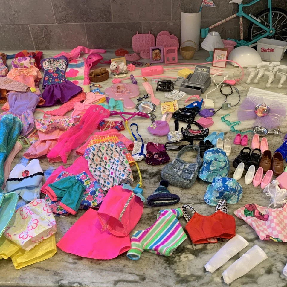 Huge Lot of 100+ Barbie & Fashion Doll Clothes Shoes Accessories 80s 90s - Image 3 of 4