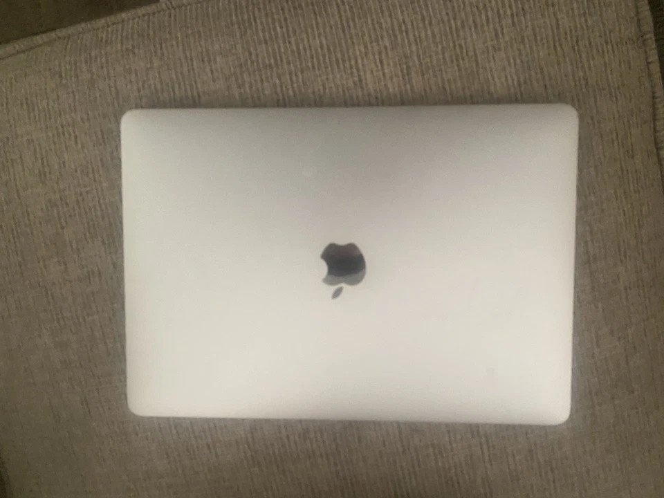 MacBook Pro 13,3 pulgadas (dispuesto a negociar) Foto 3 de 4