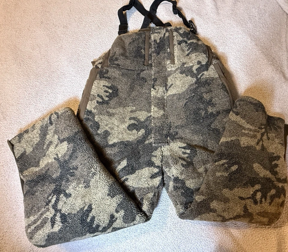 Cabela's Berber Fleece Windshear Extreme Insulated Bibs Outfitter Camo 2XL - Image 3 of 4