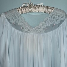 Sz M Vintage Shadowline Silky Nylon Satin Long Night Gown pink flowers