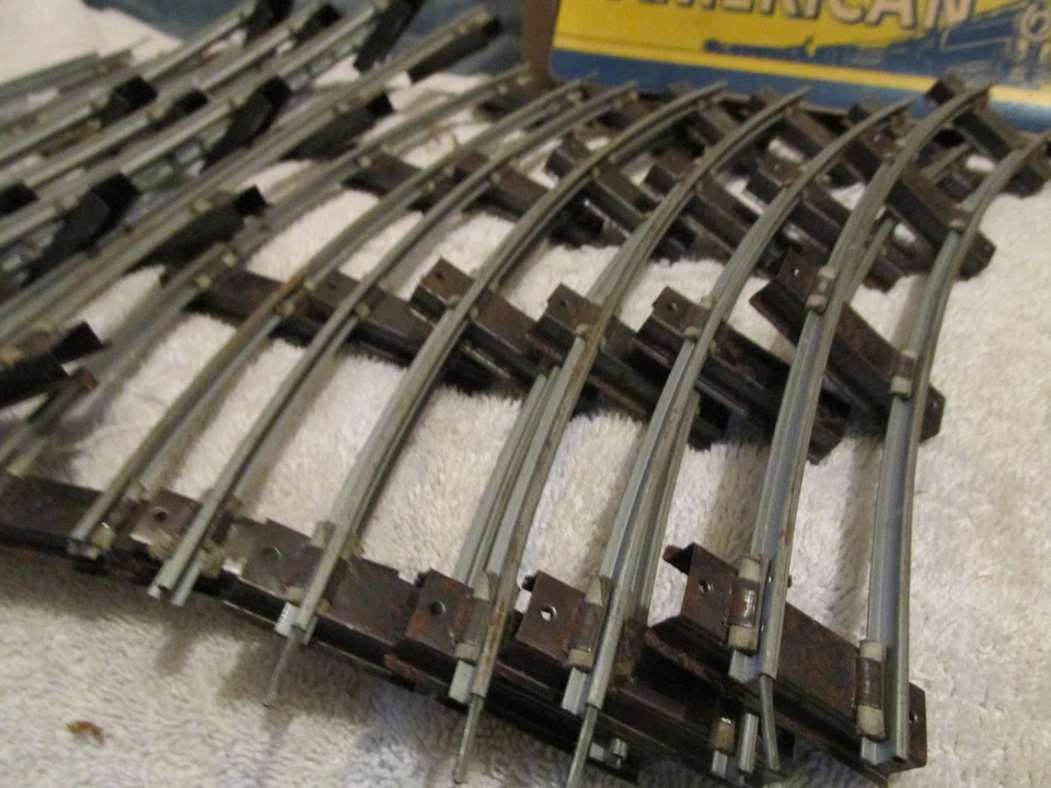 Lot 28 Sections Vintage American Flyer Train Track S Gauge 2-Rail Straight Curve - Image 3 of 4