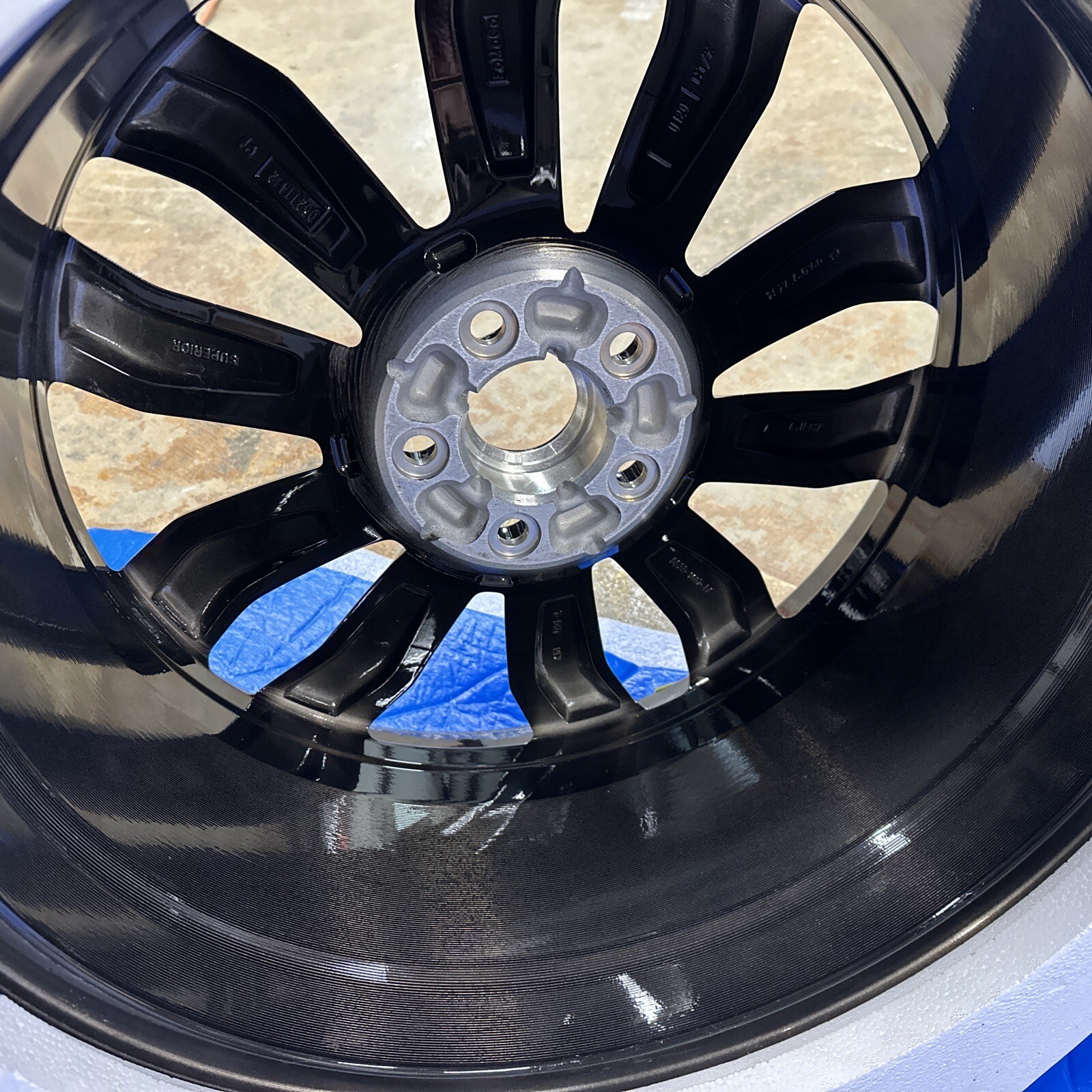 Ford Mustang Machined 19 Inch OEM Wheel 2013 to 2014 for sale 