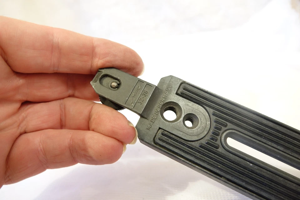 Metz Megablitz flashgun bracket-(32-36) 32 36 - Image 2 of 4