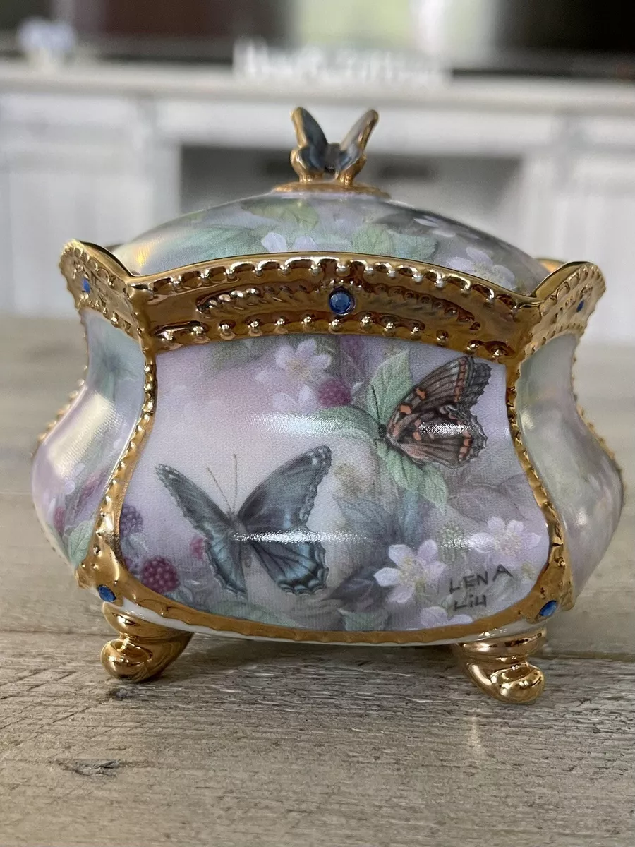 Fancy clearance music box