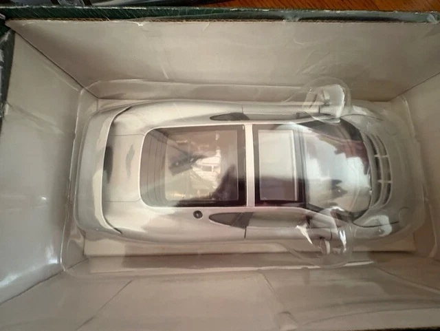 Matchbox Masterclass Collection Jaguar XJ220 LS003 Scale 1/24 - Original box - Image 2 of 4