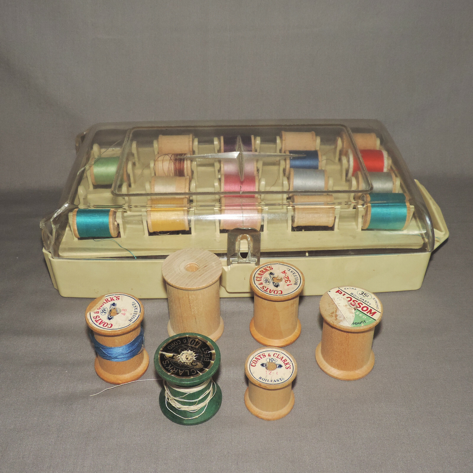 Lot of 34 vintage Wood Sewing Thread Spools for Sewing Crafting