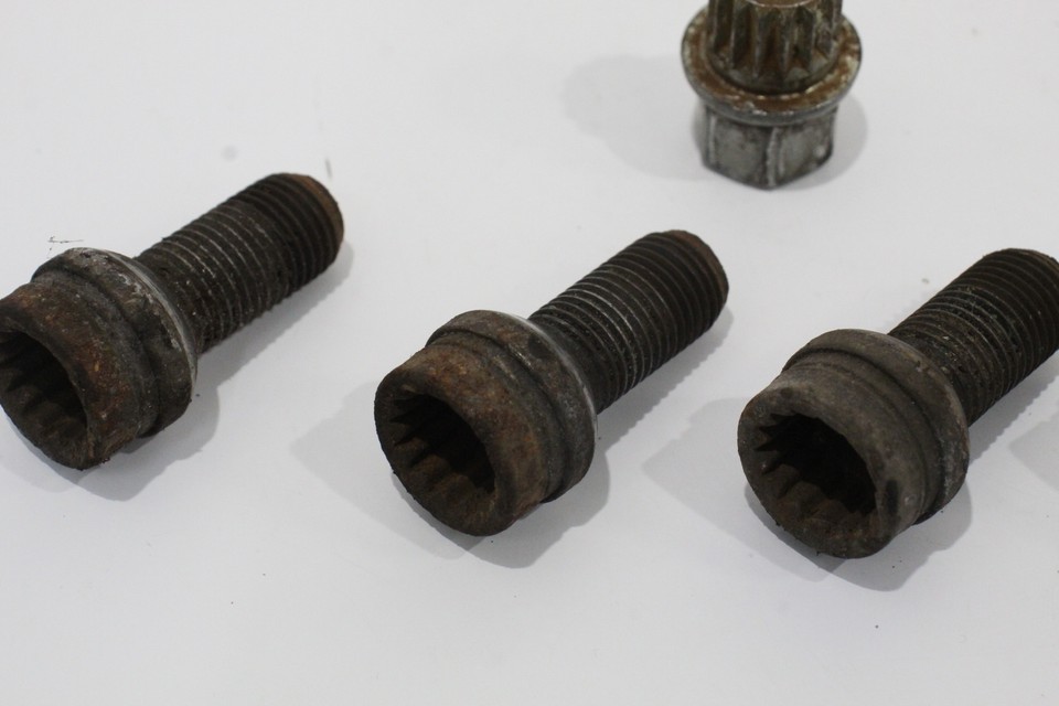 Audi A3 8L Set of 4 Locking Wheel Bolts with Key Code 4 8D0601139E eBay