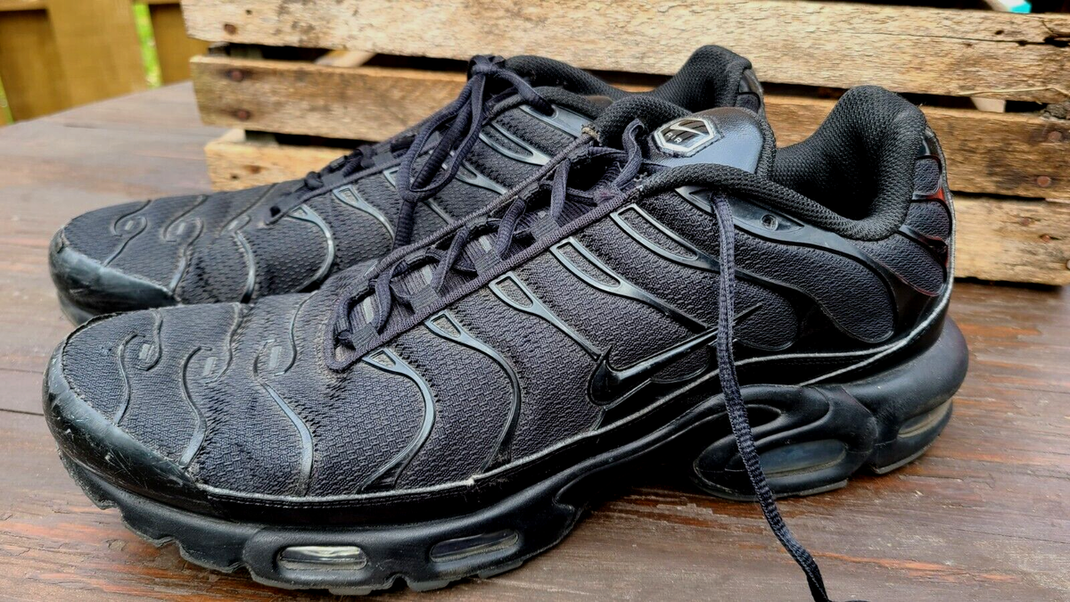 Men's Size 12 Nike Air Max Plus Triple Black Sneakers Running