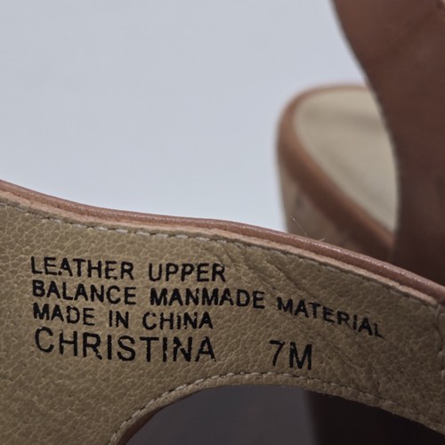 Levity Platform Sandals Women 7M Brown Leather Peep Toe Pumps Buckle