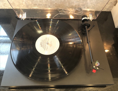 Music Hall MMF 2.2 Audiophile Turntable (Black) with Ortofon 2M Red Cartridge