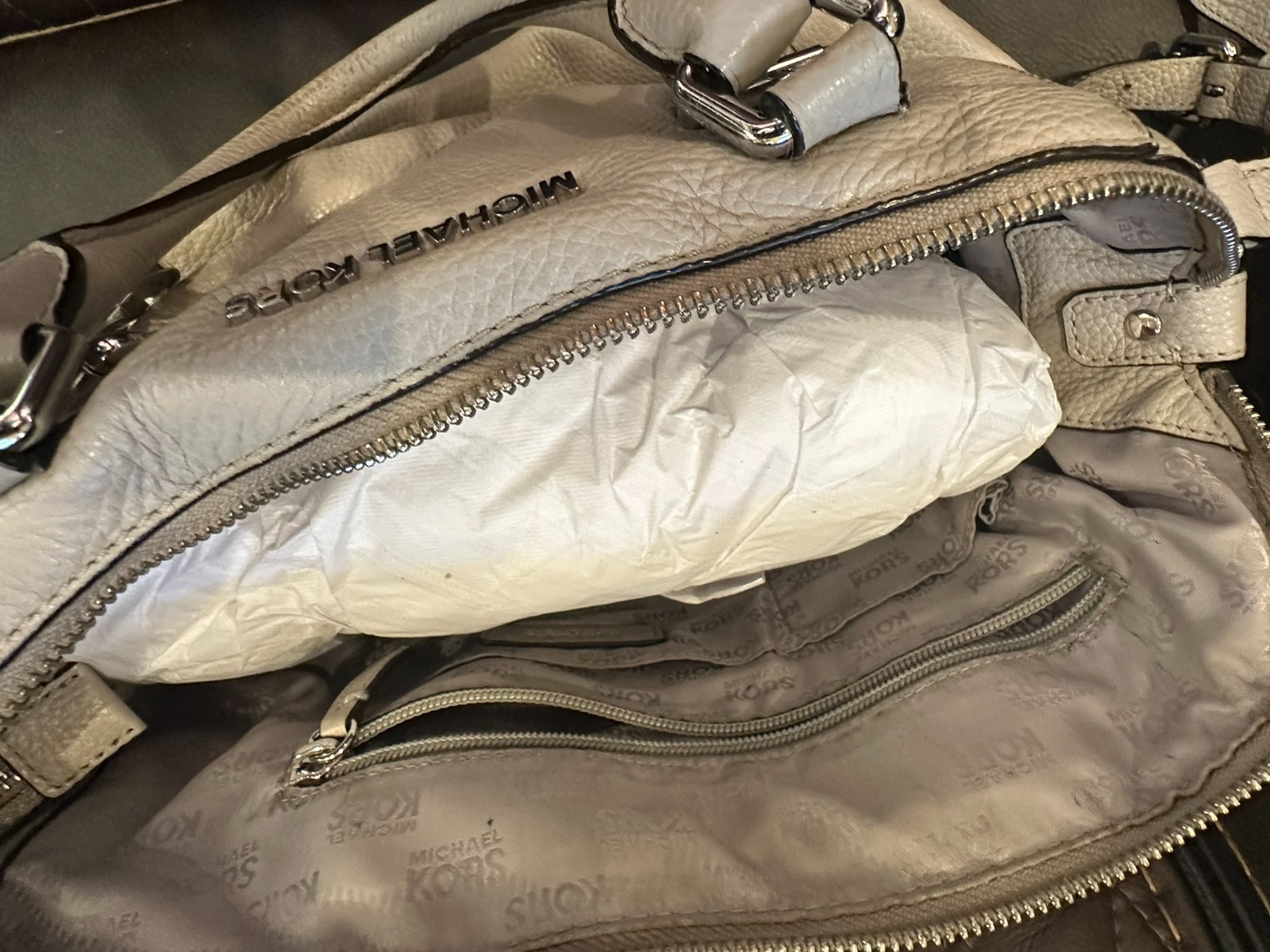 Authentic Michael Kors large white bag. - image 3