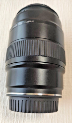 Canon EF 100mm f/2.8 Macro Lens Full Frame AF Prime w/ Caps Clean