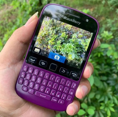 BlackBerry 9720 3G WIFI Black/Pink 5MP Camera FM Radio GPS Cellphone Unlocked