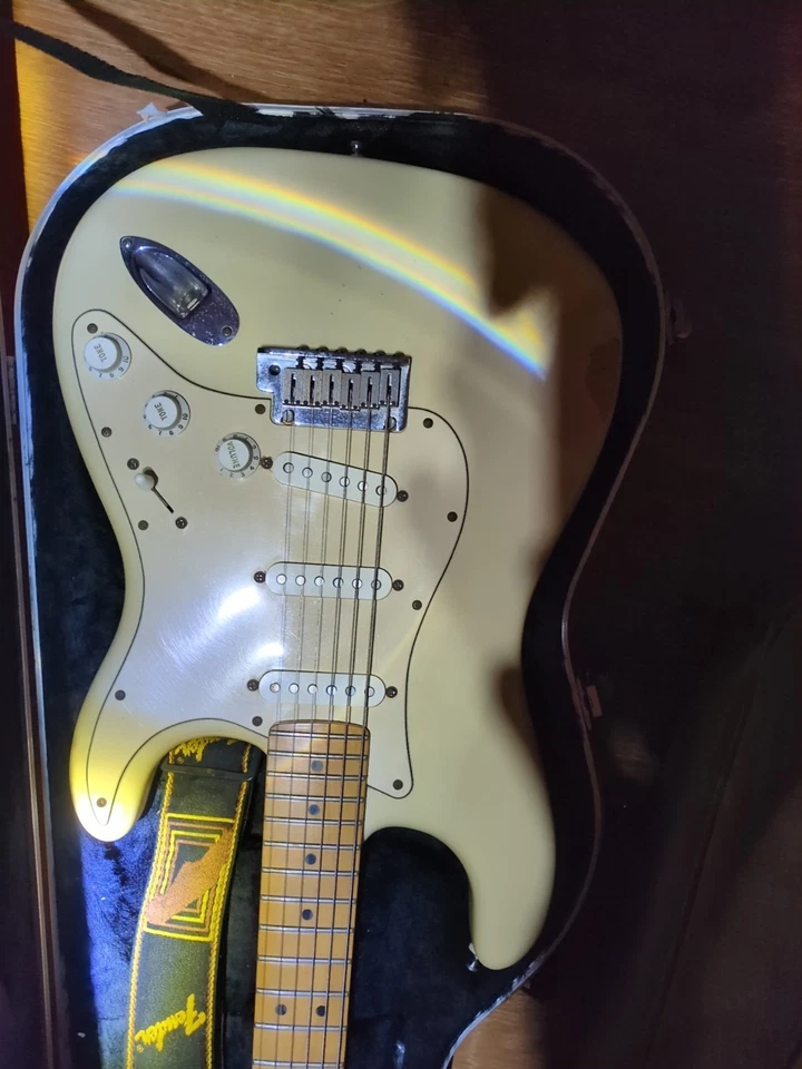 Fender Lincoln Brewster Stratocaster Olympic Pearl Maple Fingerboard - Image 2 of 3